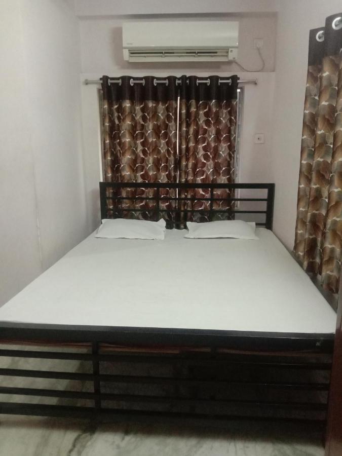Neer Guest house *